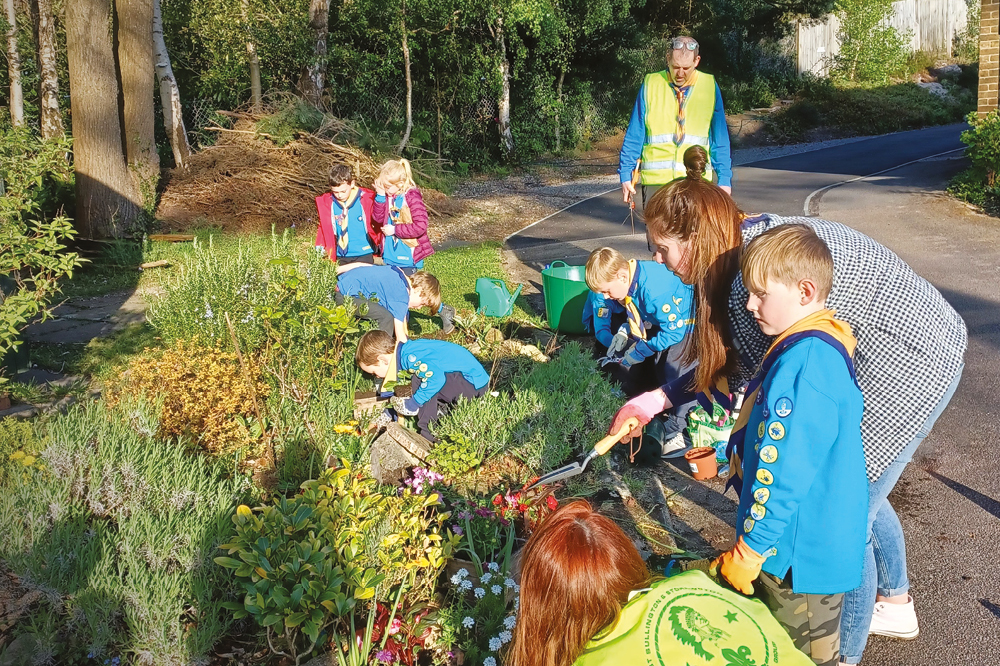 Litter picking scouts