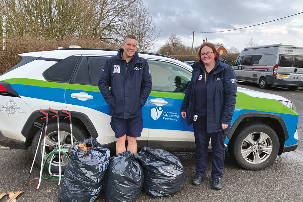 Billingshurst Wardens with their vehicle and litter picking tools