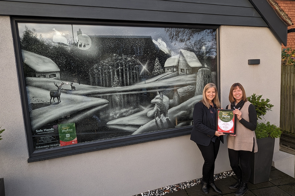 Safe hands funeral services in Steyning with their Christmas window